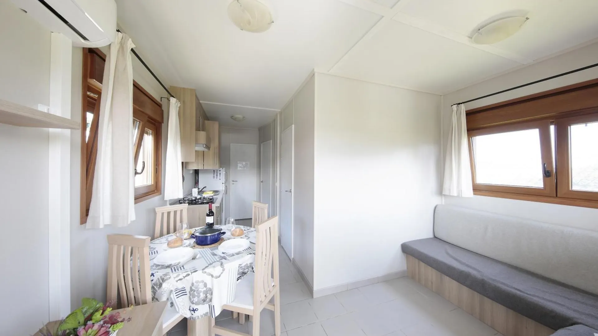 キャンプ場 Camping & Bungalows スマイア