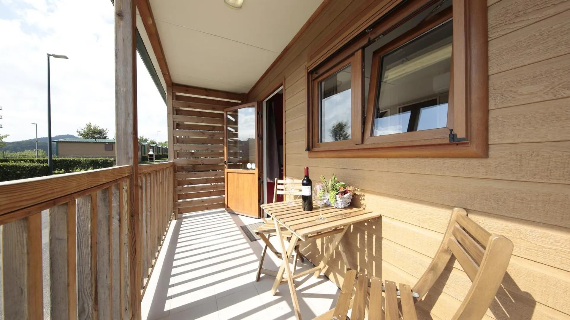 Camping & Bungalows スマイア 0*,
